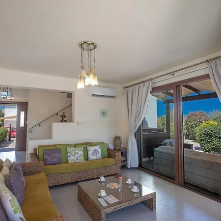 Holiday home Wunderschoenes Haus In Mit Grossem Garten Protaras